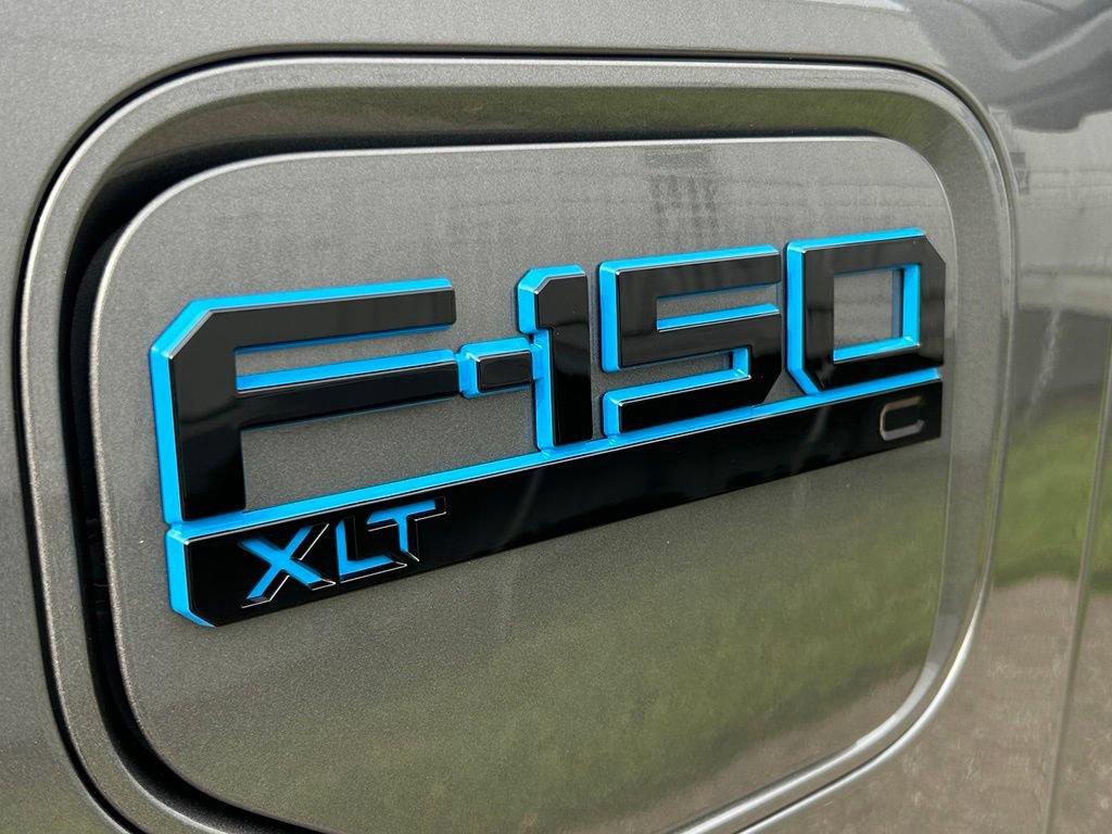Used 2025 Ford F150 Lightning XLT AWD/4WD image 38