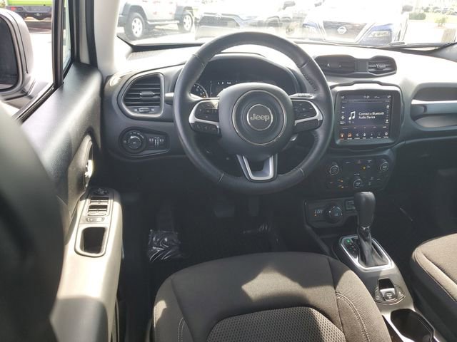 Used 2023 Jeep Renegade Latitude w/ Premium Group AWD/4WD image 10