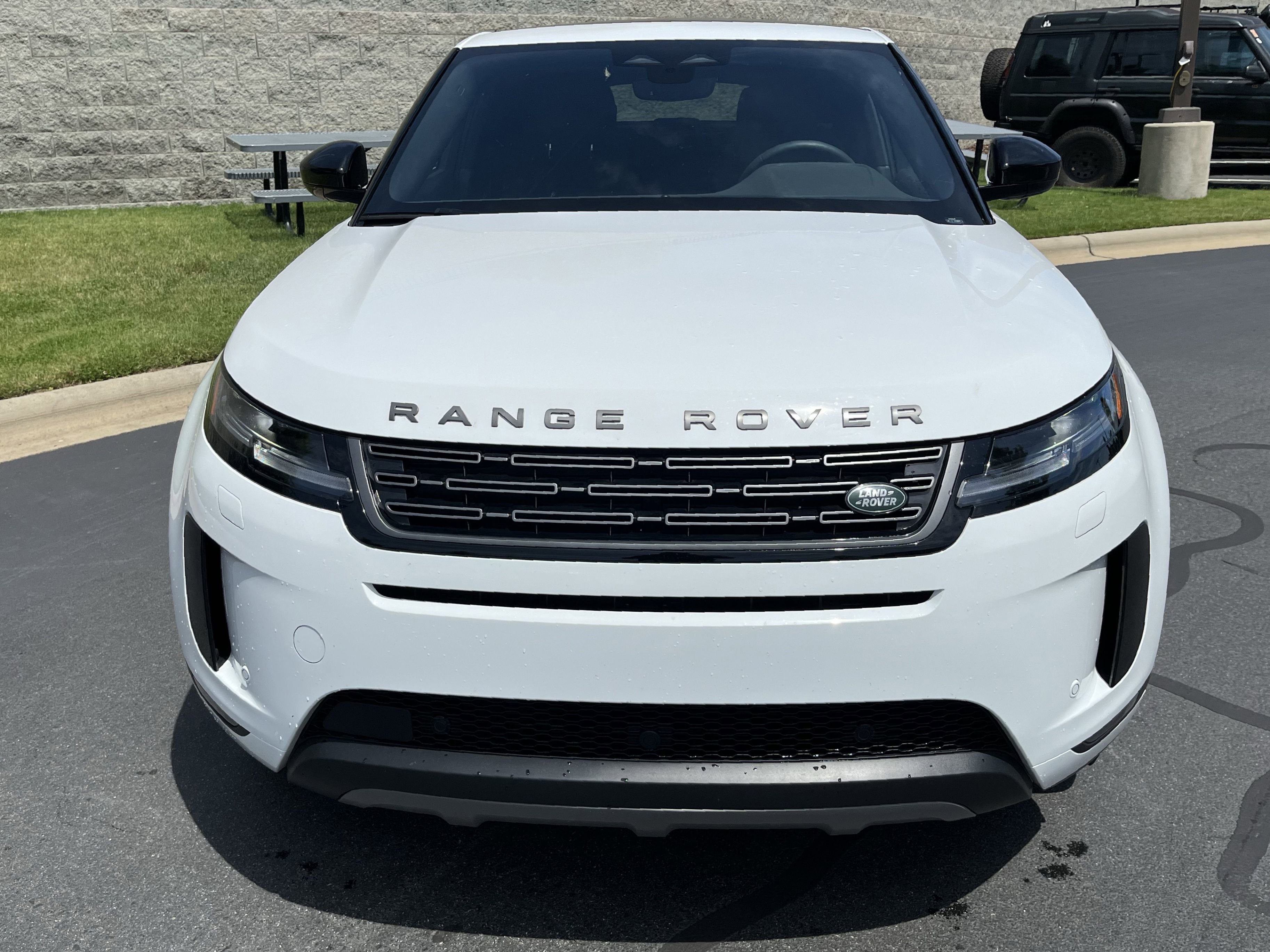 Used 2026 Land Rover Range Rover Evoque S AWD/4WD image 9