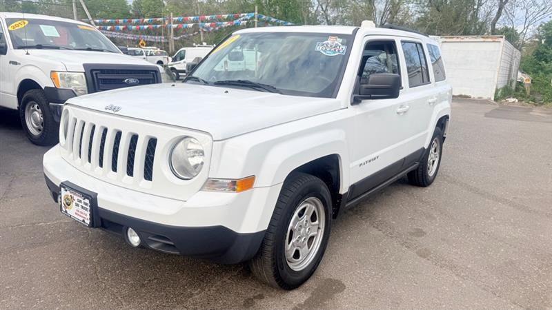 Used 2017 Jeep Patriot Sport w/ Power Value Group AWD/4WD image 5