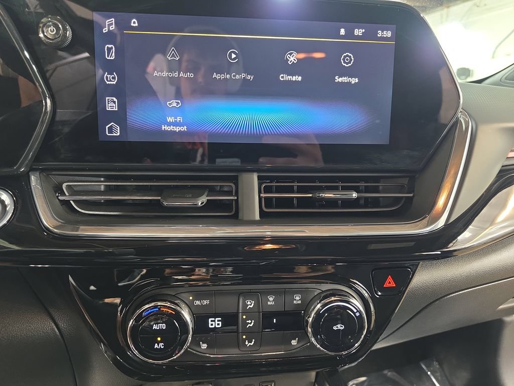 Used 2024 Chevrolet Trax RS w/ Driver Confidence Package FWD image 19
