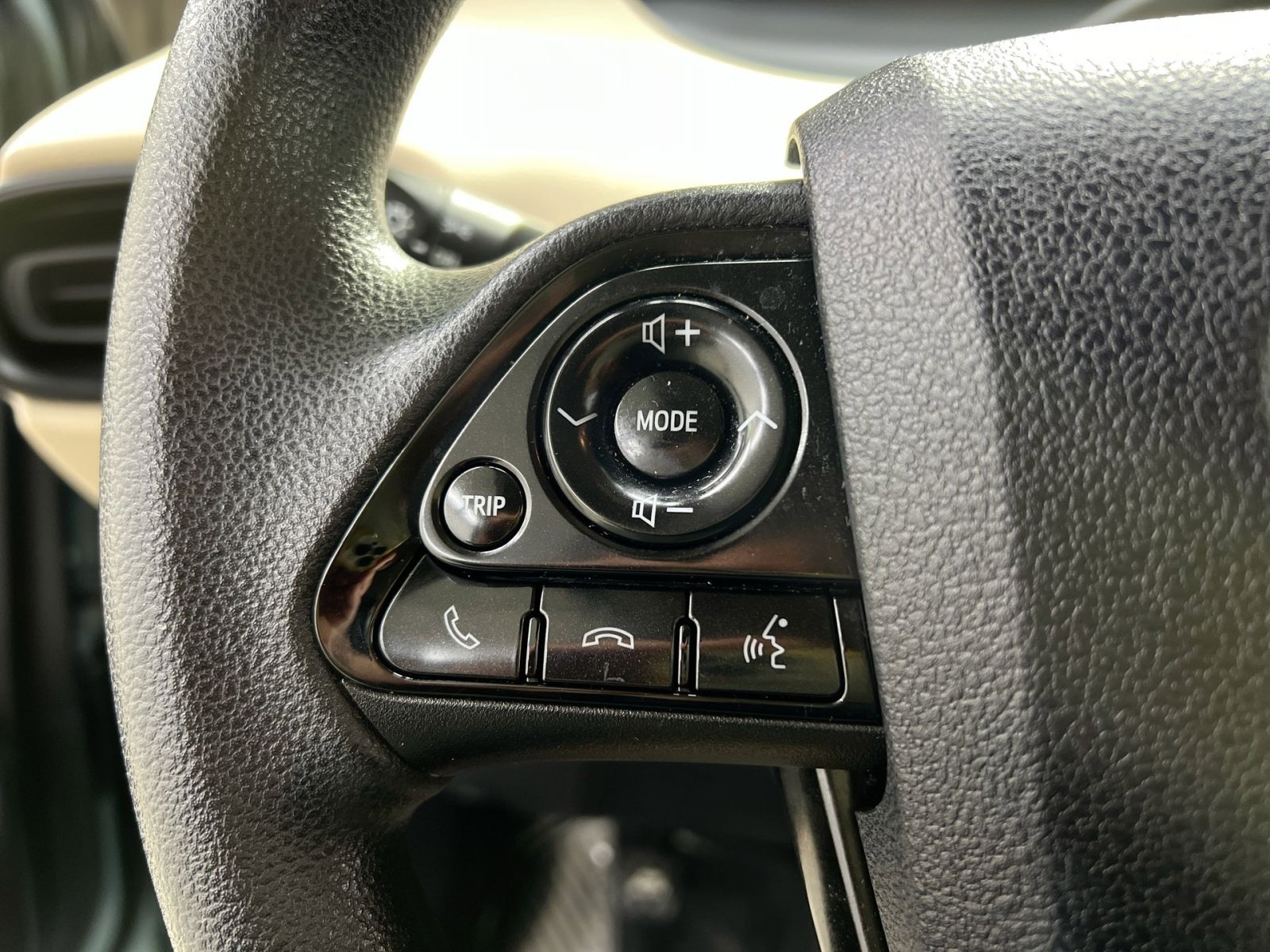 Used 2019 Toyota Prius LE image 37