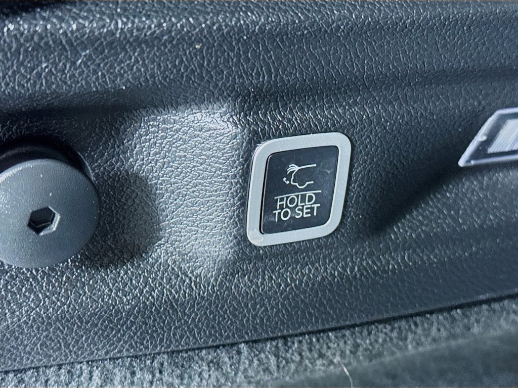 Used 2023 Jeep Grand Cherokee L Overland AWD/4WD image 33