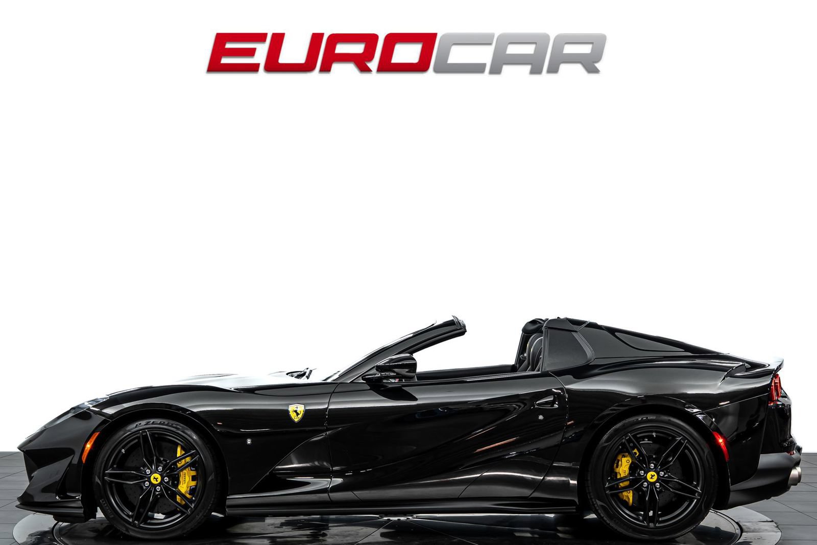 Used 2022 Ferrari 812 GTS RWD image 2