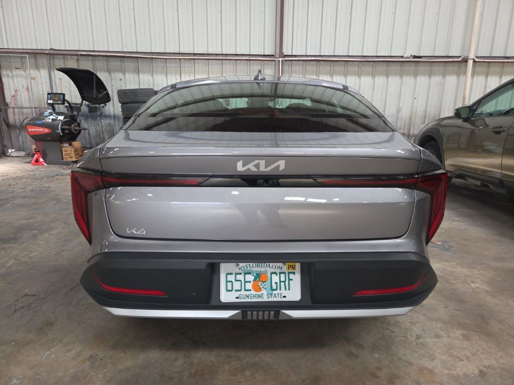Used 2025 Kia K4 LXS image 11
