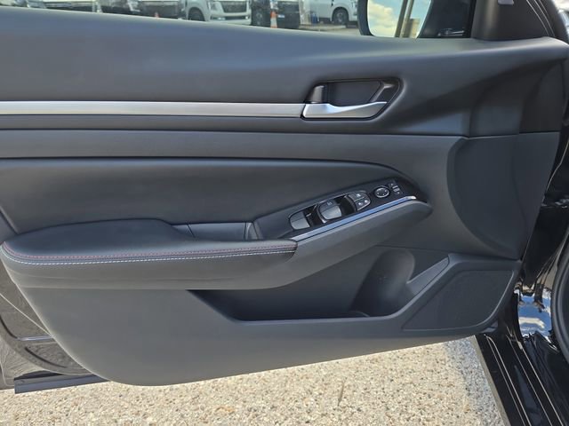 Certified 2024 Nissan Altima 2.5 SR w/ SR Premium Package image 17