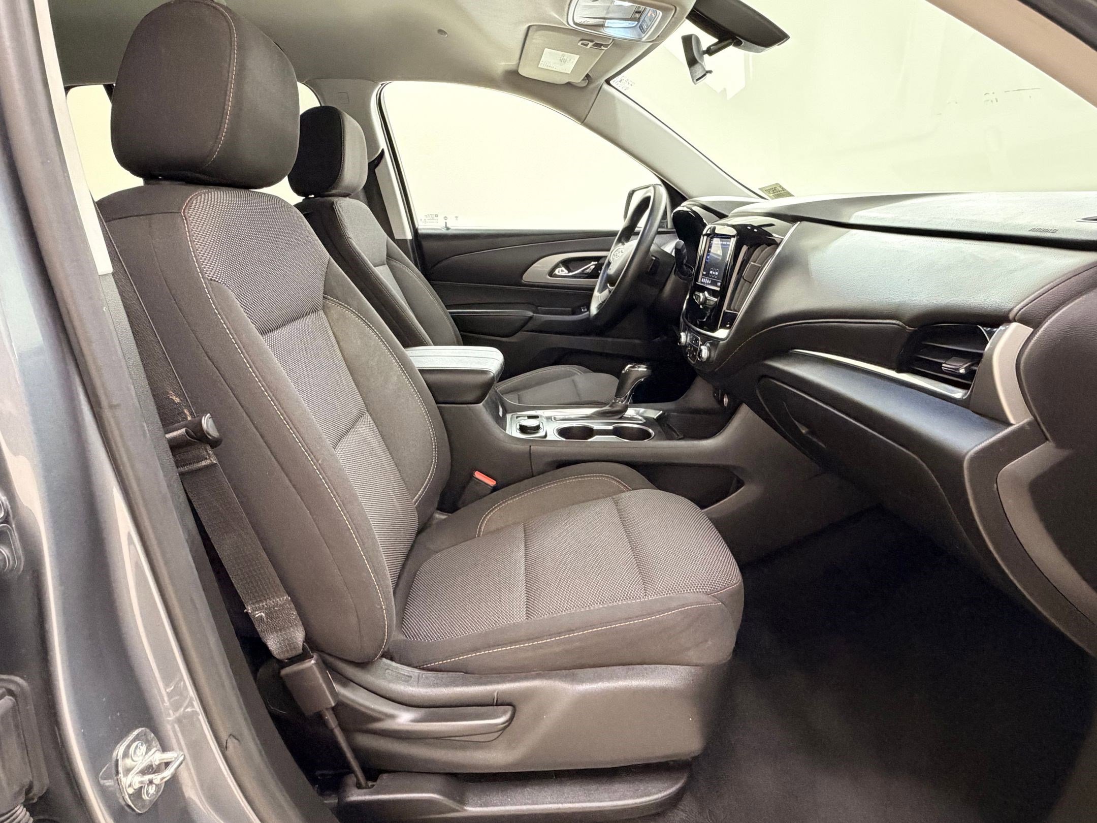 Used 2020 Chevrolet Traverse LS w/ LPO, Floor Liner Package FWD image 28