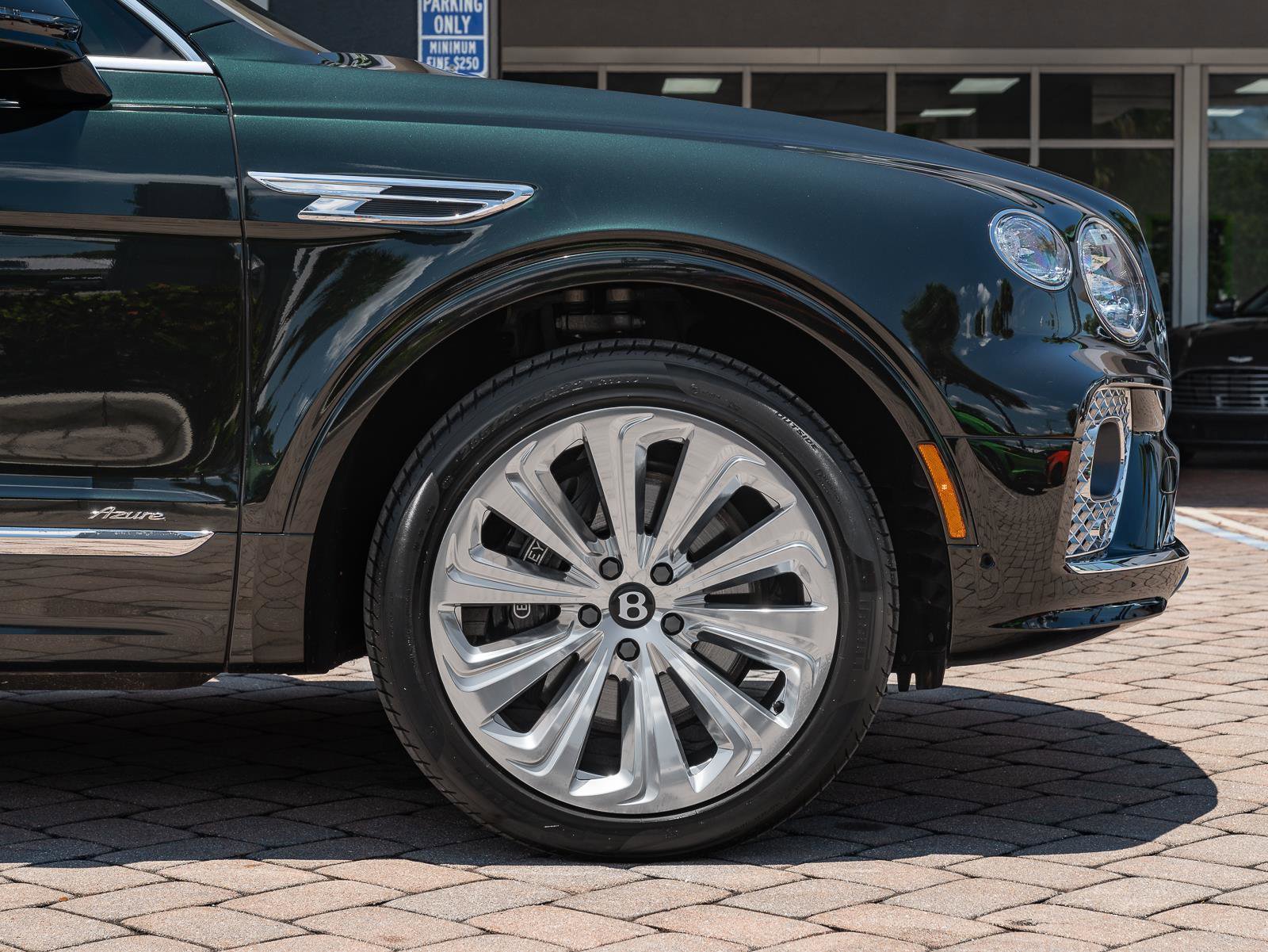 Used 2023 Bentley Bentayga Extended Wheelbase AWD/4WD image 41