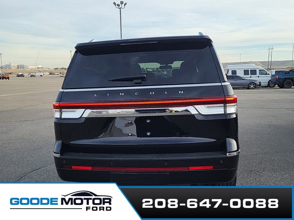 Used 2023 Lincoln Navigator Reserve image 5