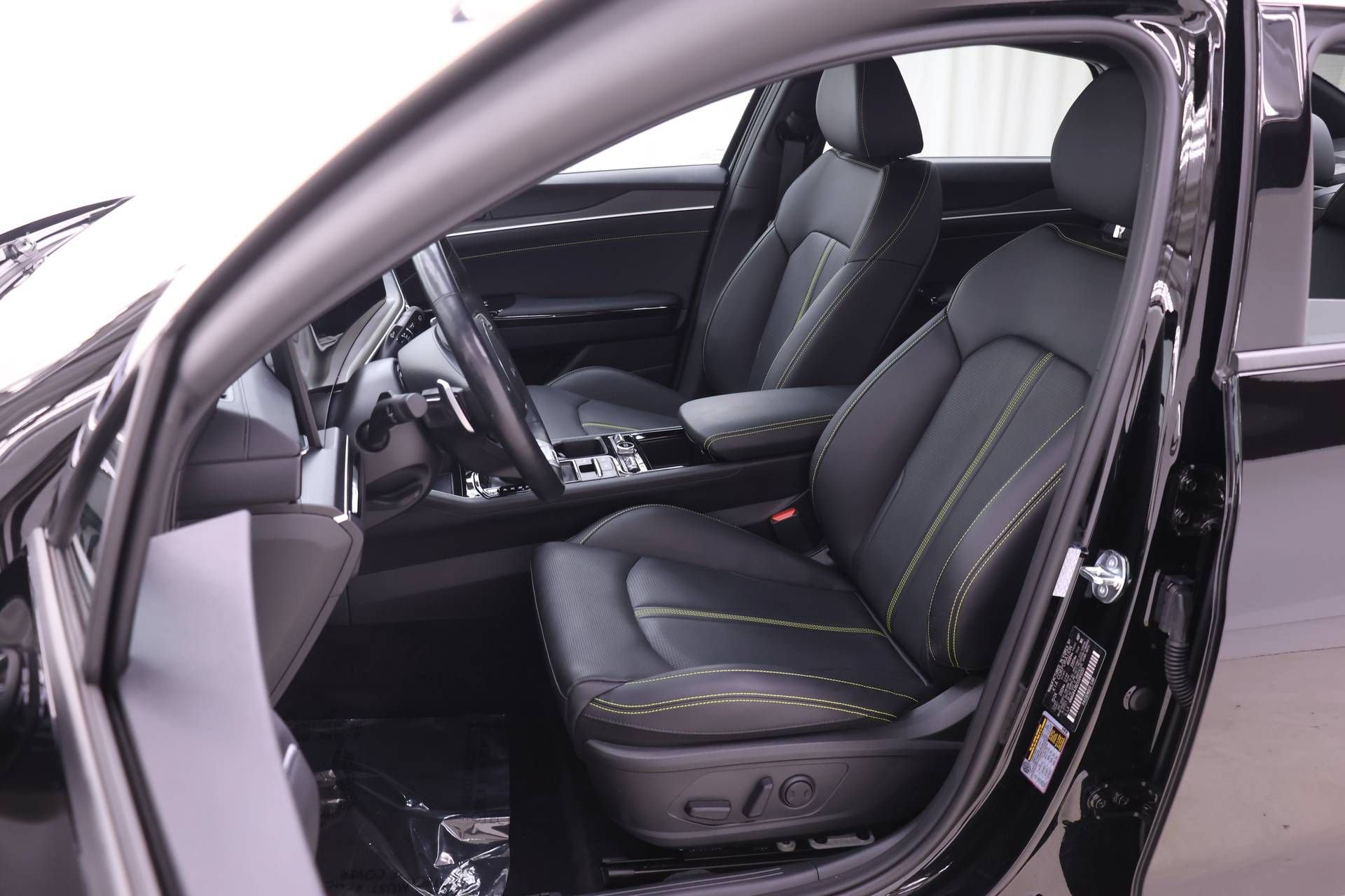Used 2025 Kia K5 GT w/ GT1 Package FWD image 4