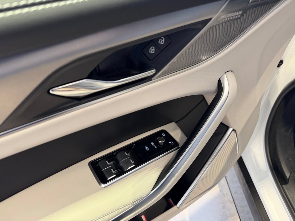 New 2025 Jaguar F-PACE R-Dynamic S AWD/4WD image 26