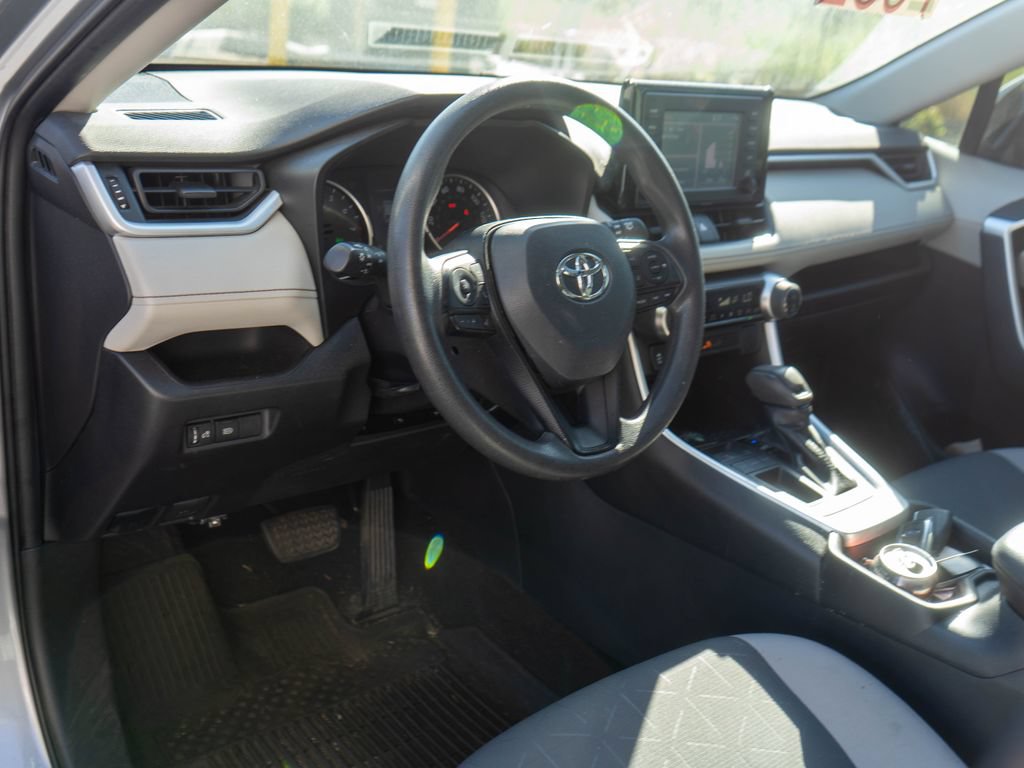 Used 2019 Toyota RAV4 XLE w/ Carpet Mat Package FWD image 16