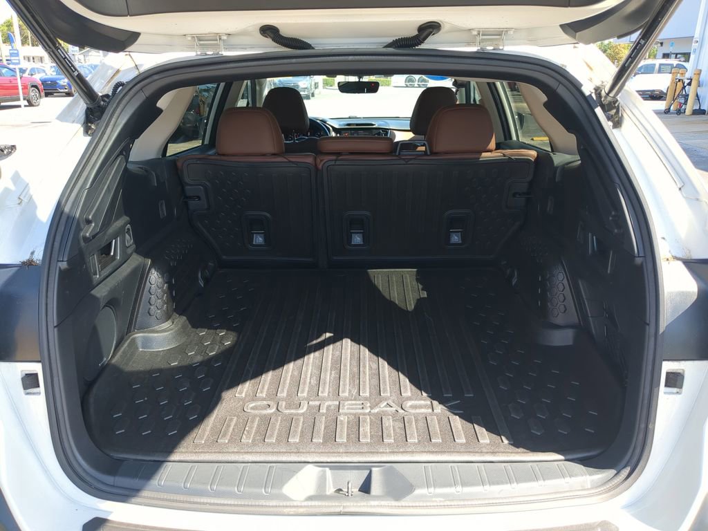 Used 2022 Subaru Outback Touring XT w/ Tech Package 3 image 9