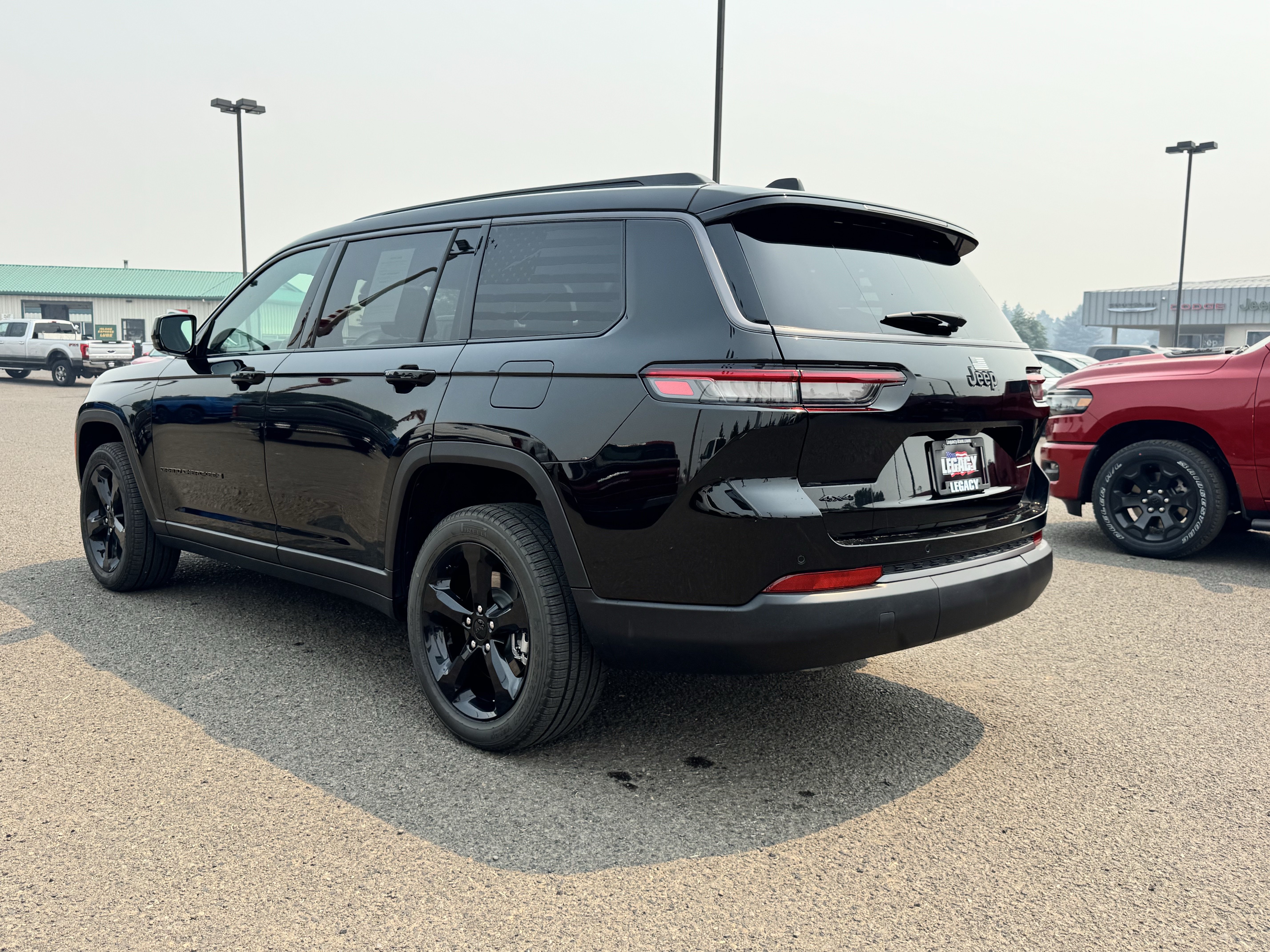 Used 2026 Jeep Grand Cherokee L Limited w/ Limited Altitude Package AWD/4WD image 5