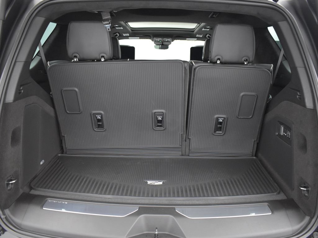Certified 2026 Cadillac Escalade Platinum Sport w/ LPO, ONYX Package AWD/4WD image 10