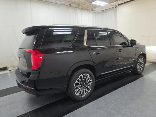 Used 2023 GMC Yukon Denali Ultimate AWD/4WD image 3