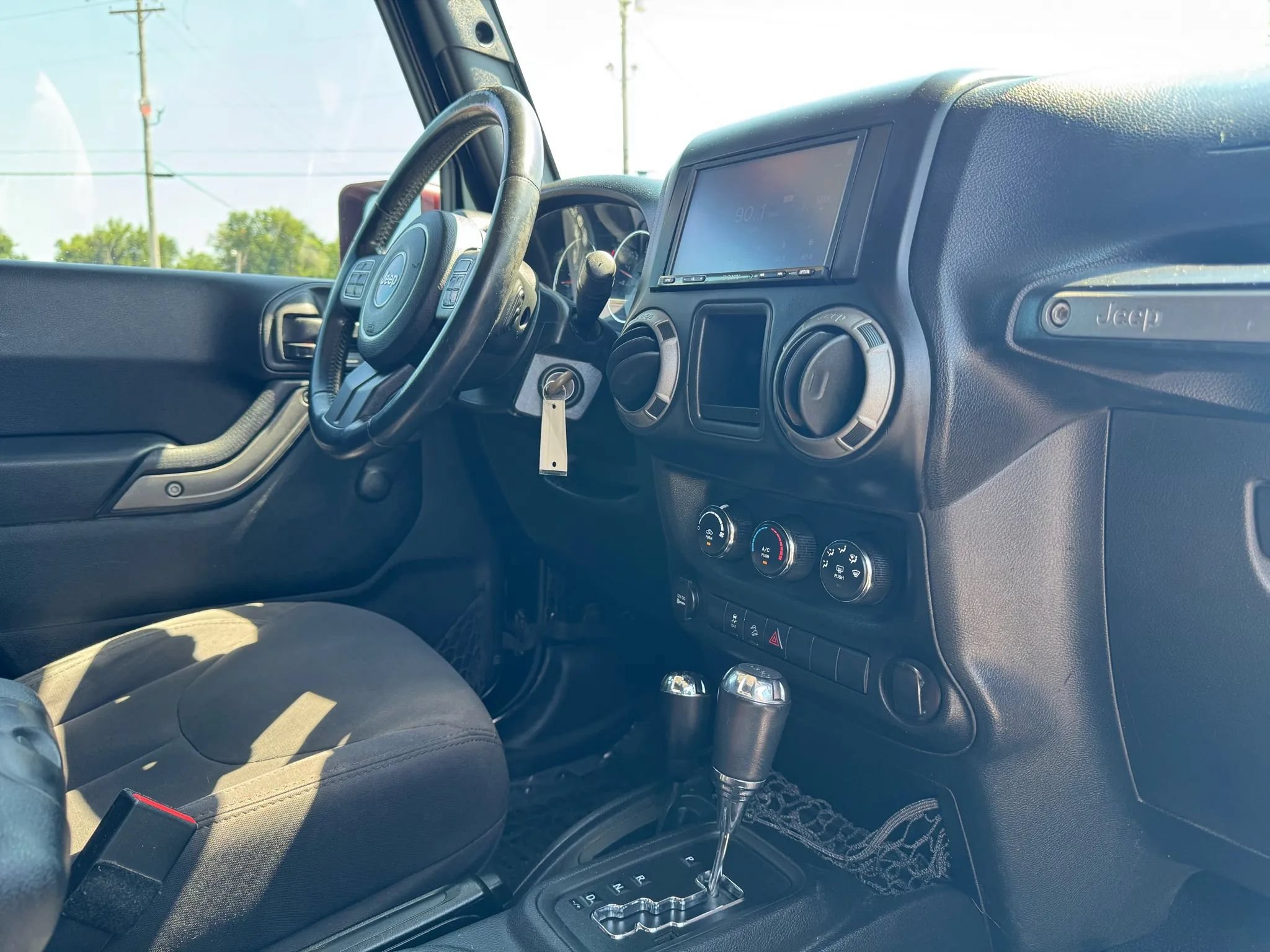 Used 2014 Jeep Wrangler Sport w/ Connectivity Group AWD/4WD image 15