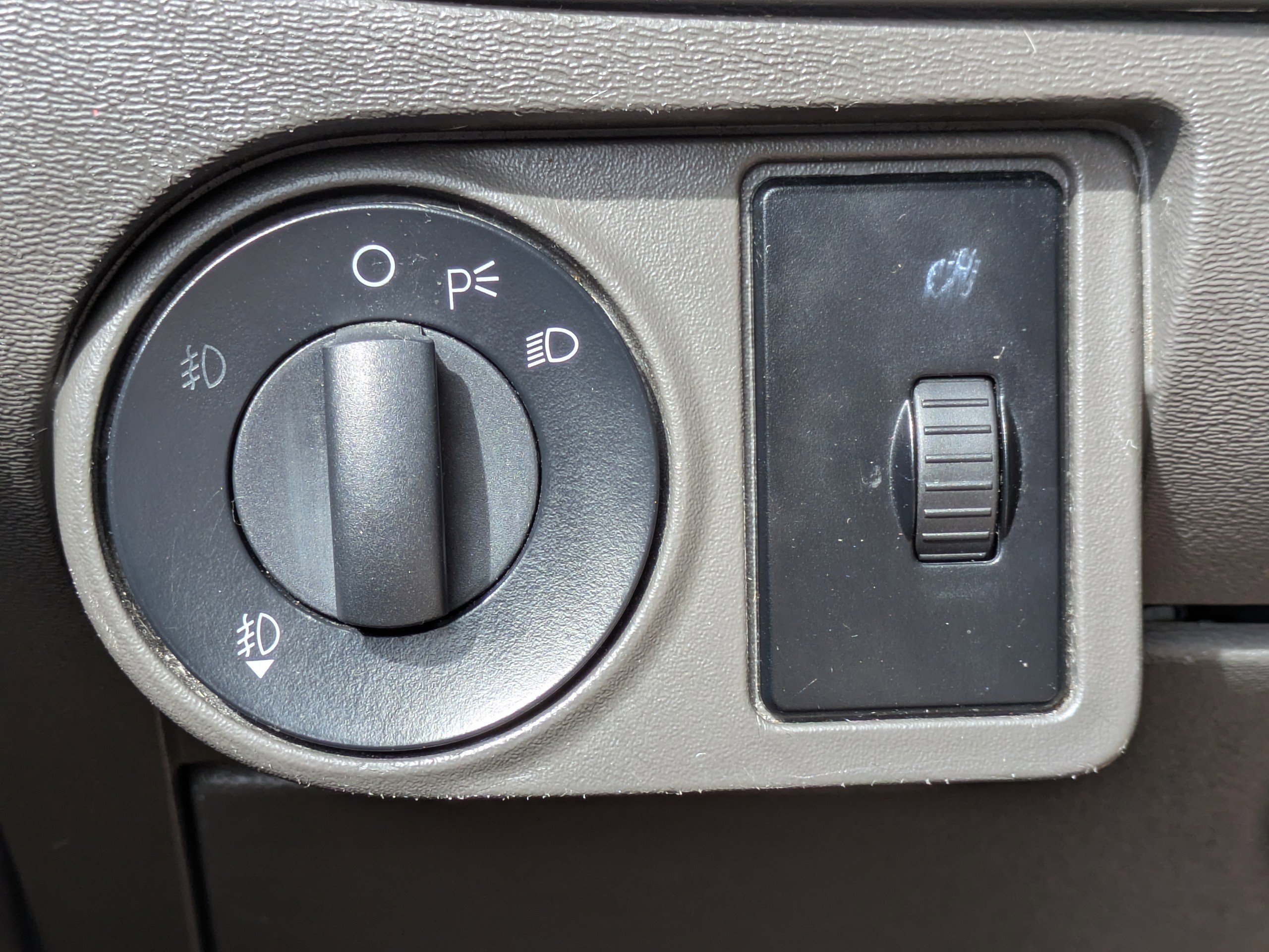 Used 2011 Ford Focus SEL w/ 301A Rapid Spec Order Code image 24