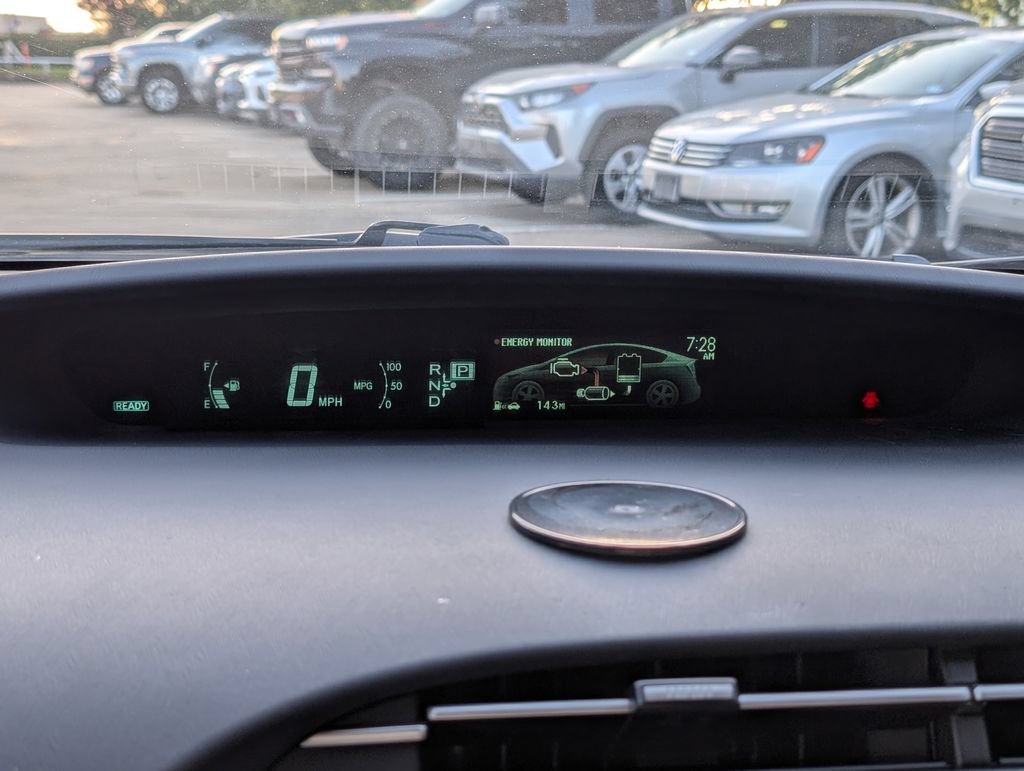 Used 2015 Toyota Prius Four FWD image 11