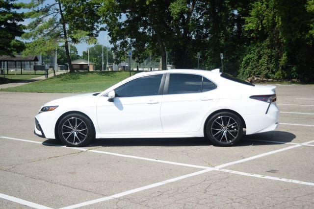 Used 2022 Toyota Camry SE w/ Audio Upgrade Package FWD image 23