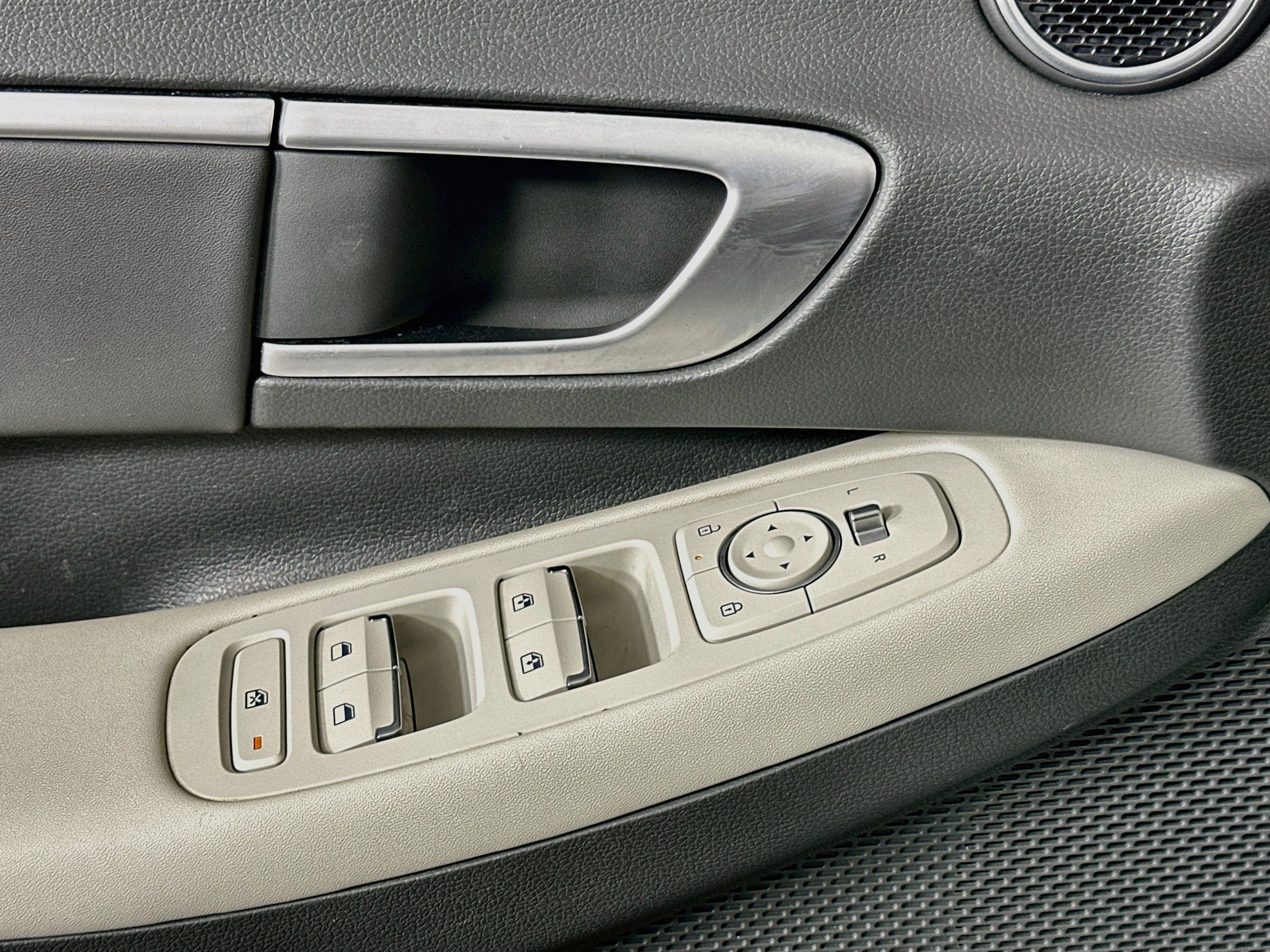 Used 2025 Hyundai Sonata SEL FWD image 15