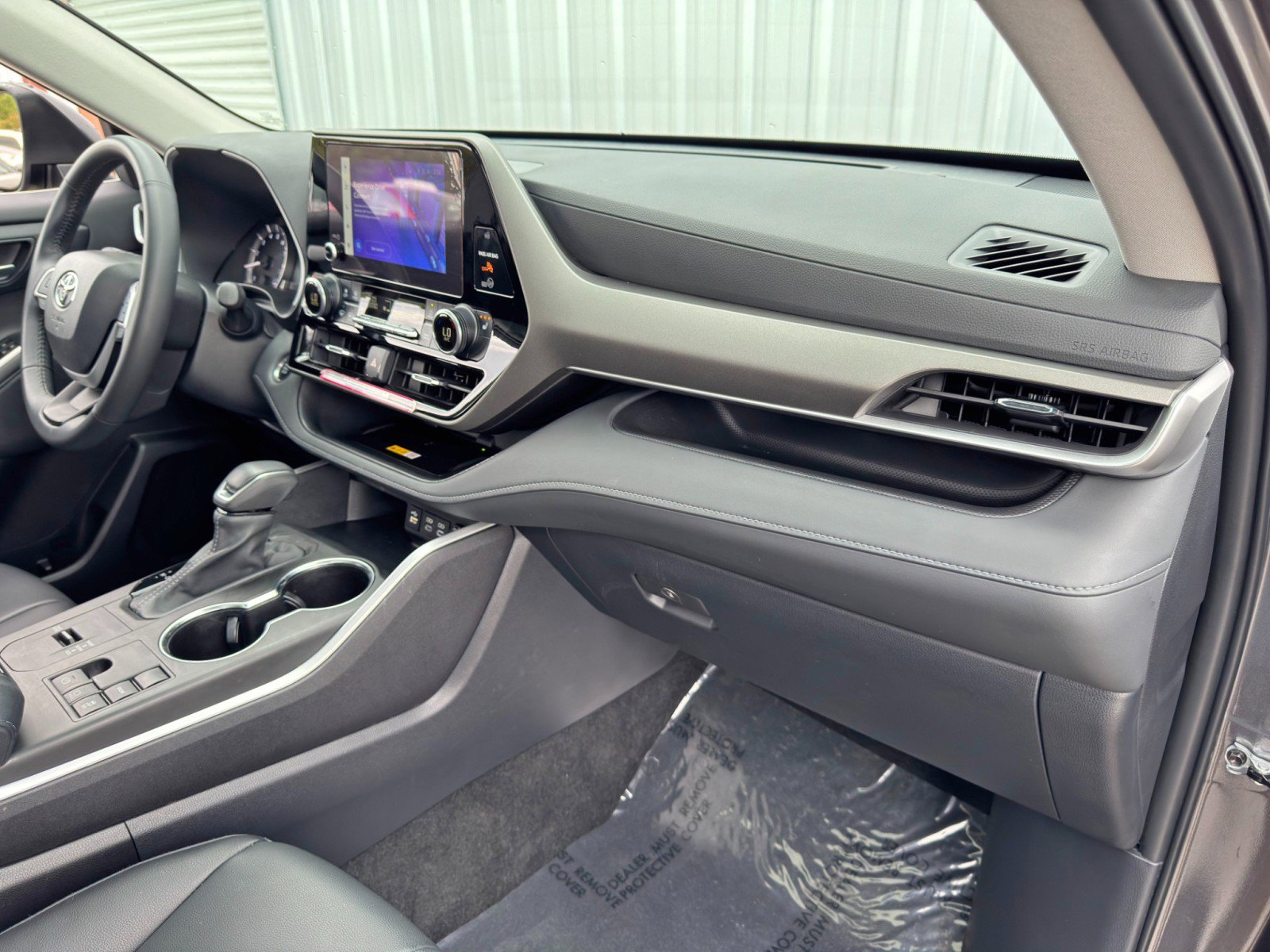 Used 2024 Toyota Highlander XLE image 13