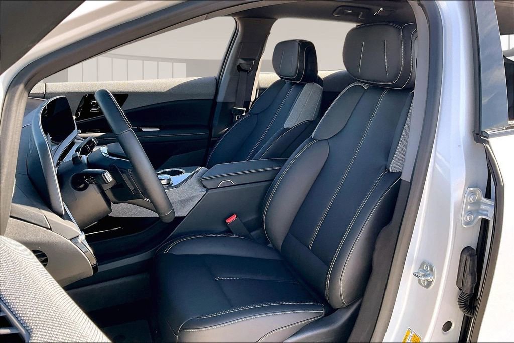 Certified 2025 Cadillac Optiq Luxury 1 image 25