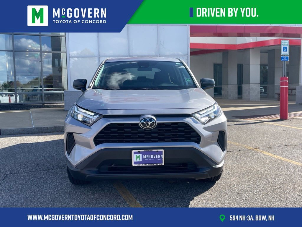 Used 2023 Toyota RAV4 LE AWD/4WD image 8