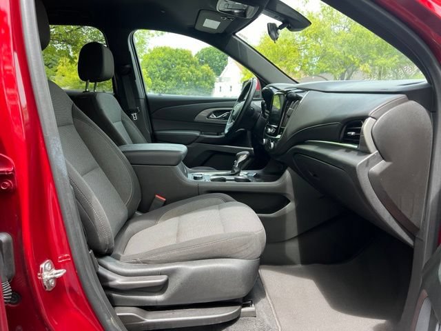 Used 2023 Chevrolet Traverse LT AWD/4WD image 24
