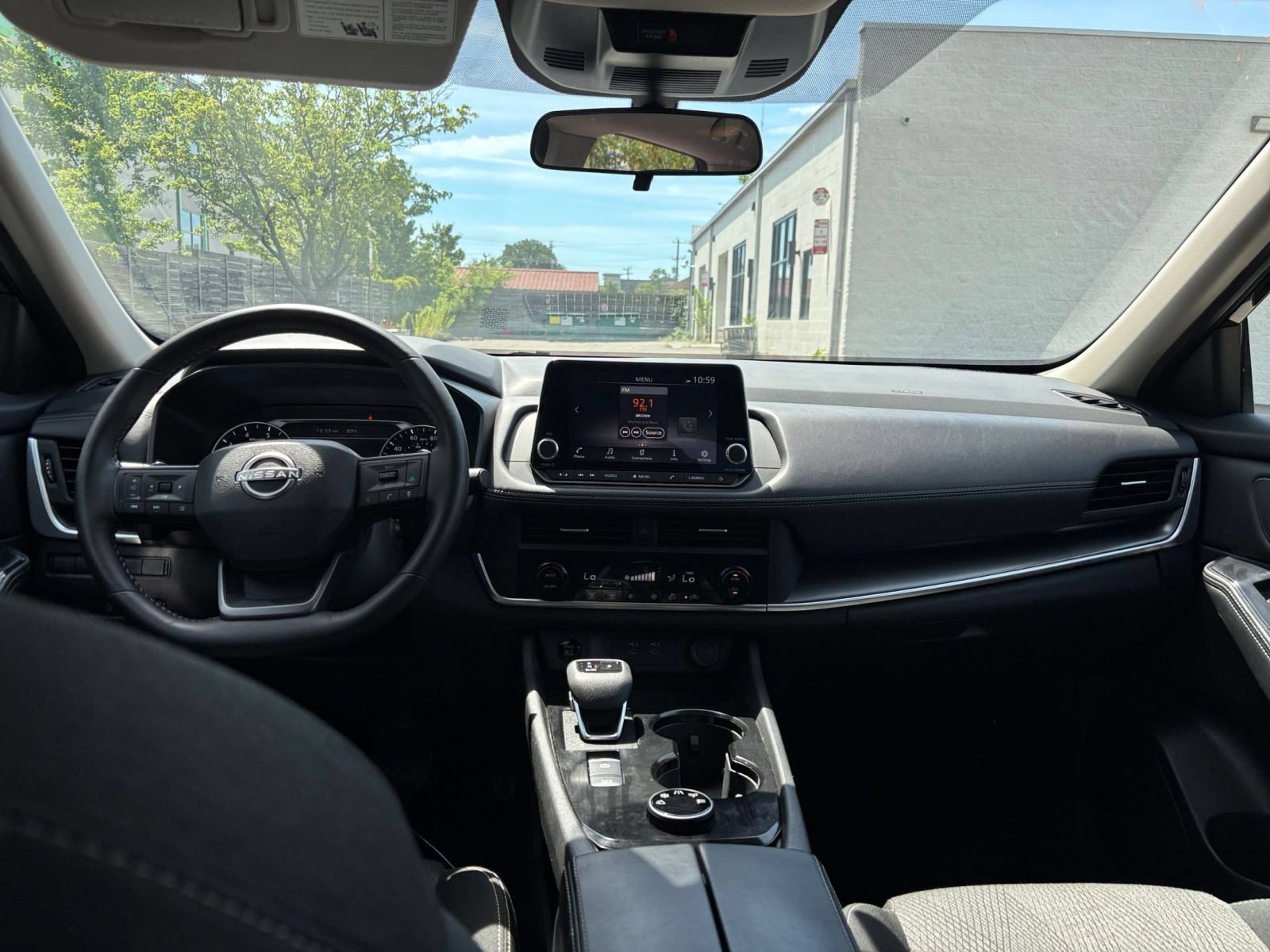 Used 2025 Nissan Rogue SV AWD/4WD image 31