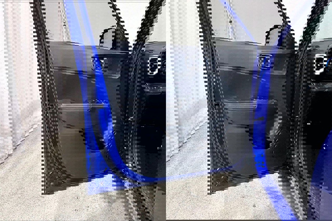 Used 2025 Hyundai Venue Limited image 21