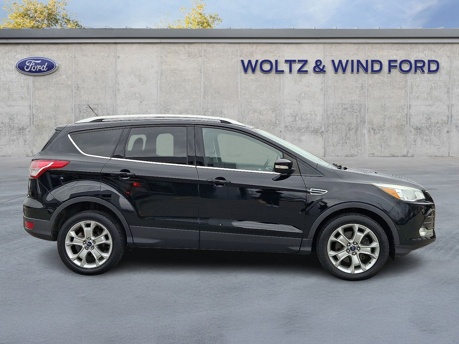 Used 2016 Ford Escape Titanium image 7