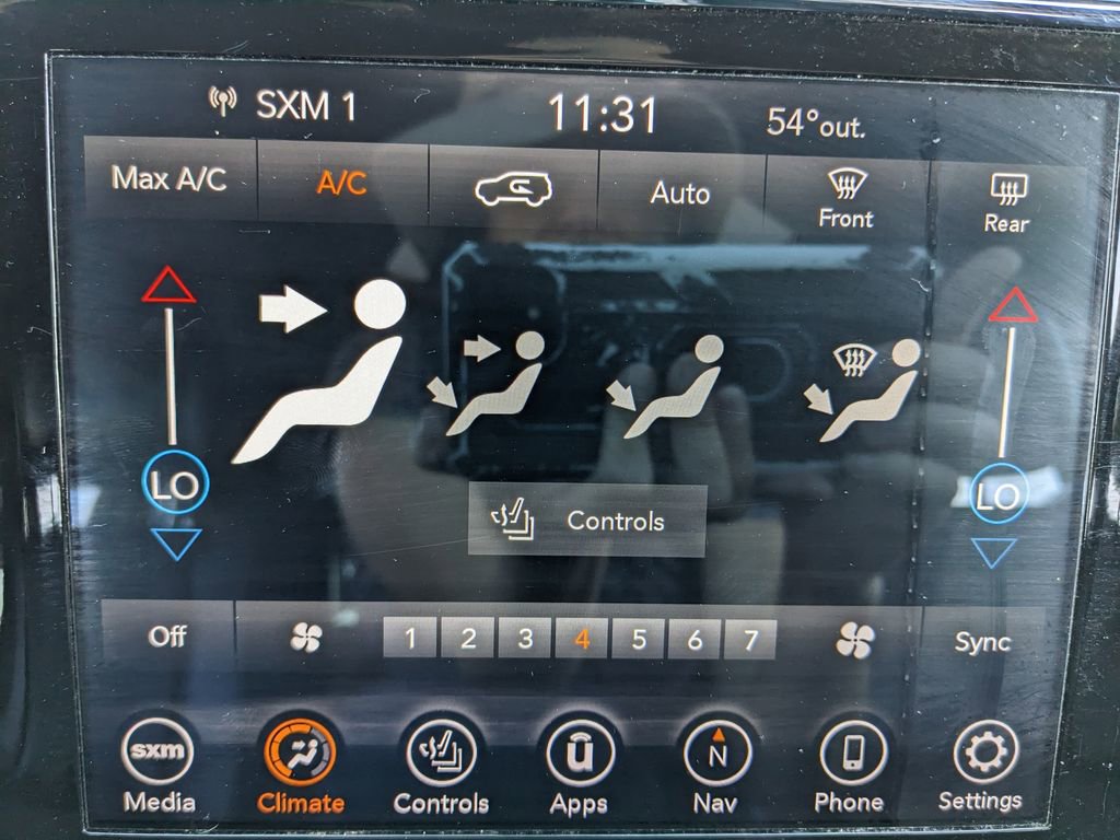 Used 2021 Jeep Grand Cherokee Laredo X image 30