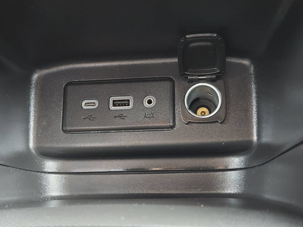 Used 2023 Chevrolet Equinox LT FWD image 22