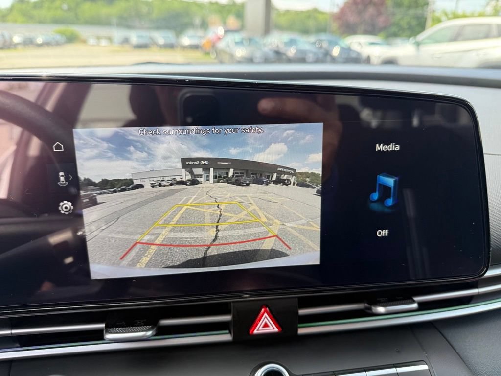 Certified 2024 Hyundai Elantra SEL FWD image 32