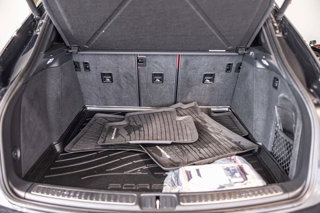 Used 2023 Porsche Macan S image 15