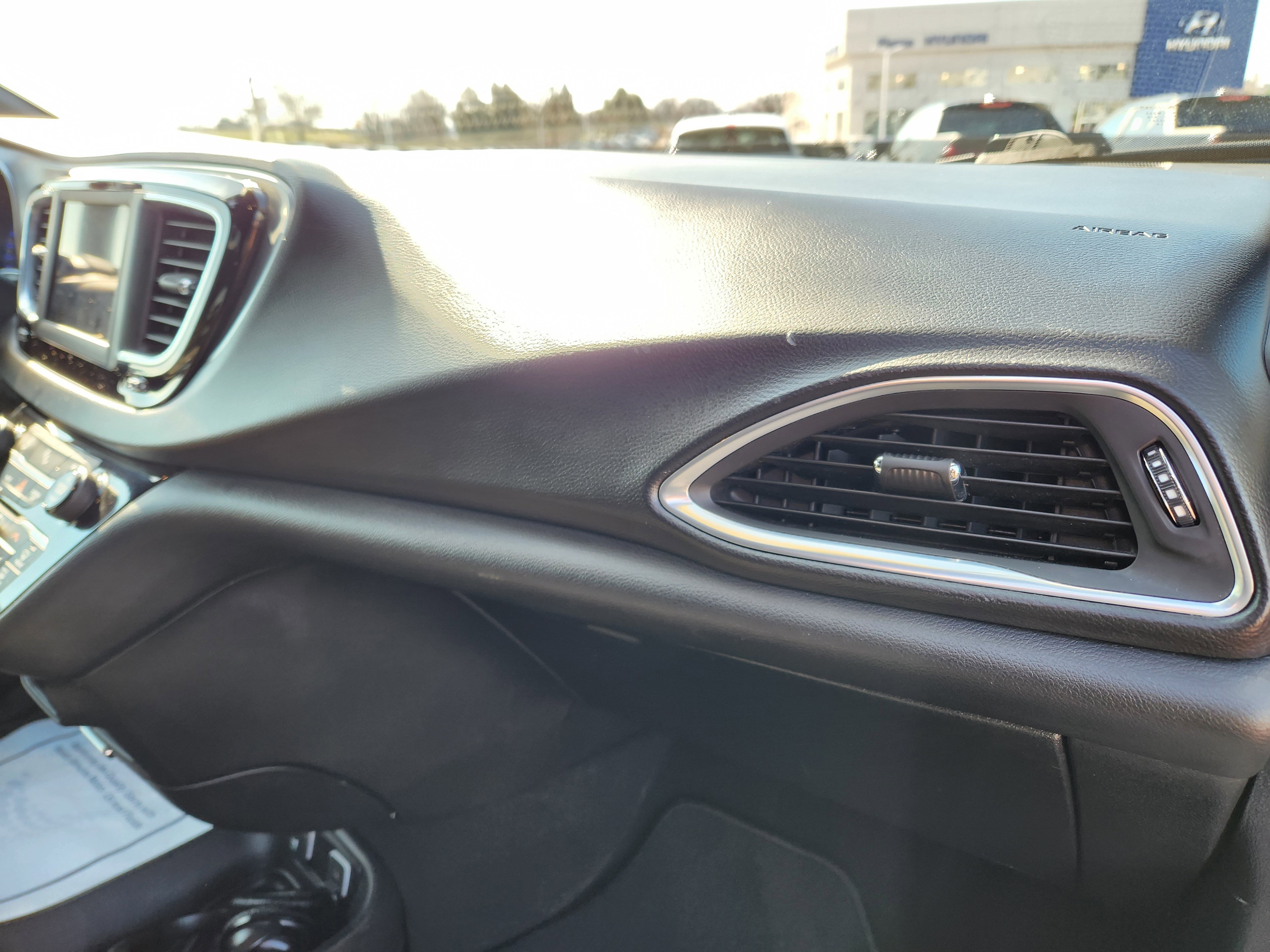 Used 2019 Chrysler Pacifica Touring Plus w/ S Appearance Package image 18