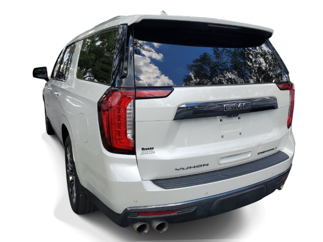 Used 2023 GMC Yukon XL Denali Ultimate AWD/4WD image 3