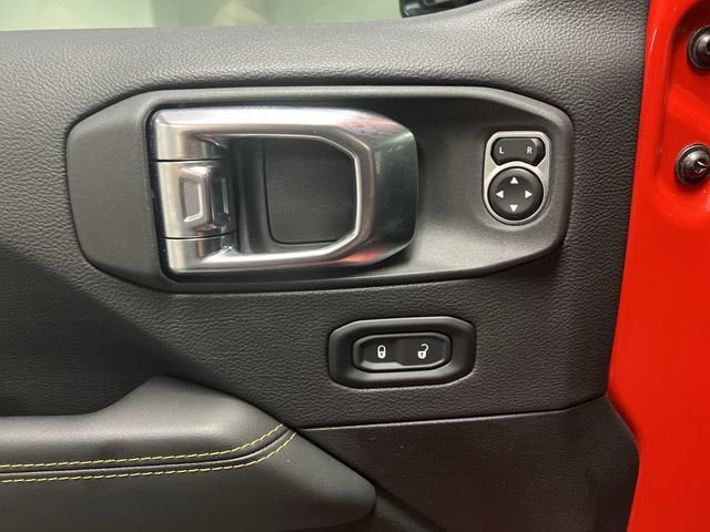 Used 2025 Jeep Wrangler Unlimited Sahara w/ Safety Group AWD/4WD image 22
