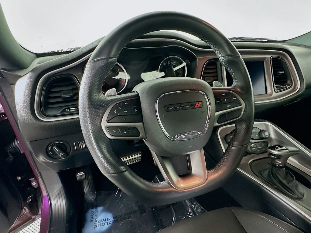 Used 2022 Dodge Challenger R/T w/ Performance Handling Group image 16