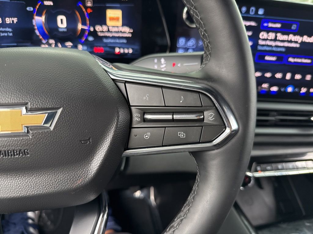 Used 2025 Chevrolet Silverado EV LT AWD/4WD image 46