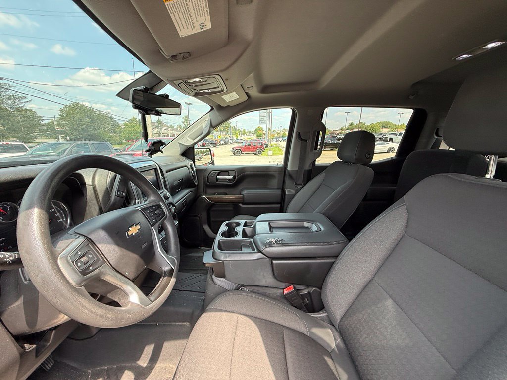 Used 2020 Chevrolet Silverado 1500 LT w/ LT Value Package AWD/4WD image 13