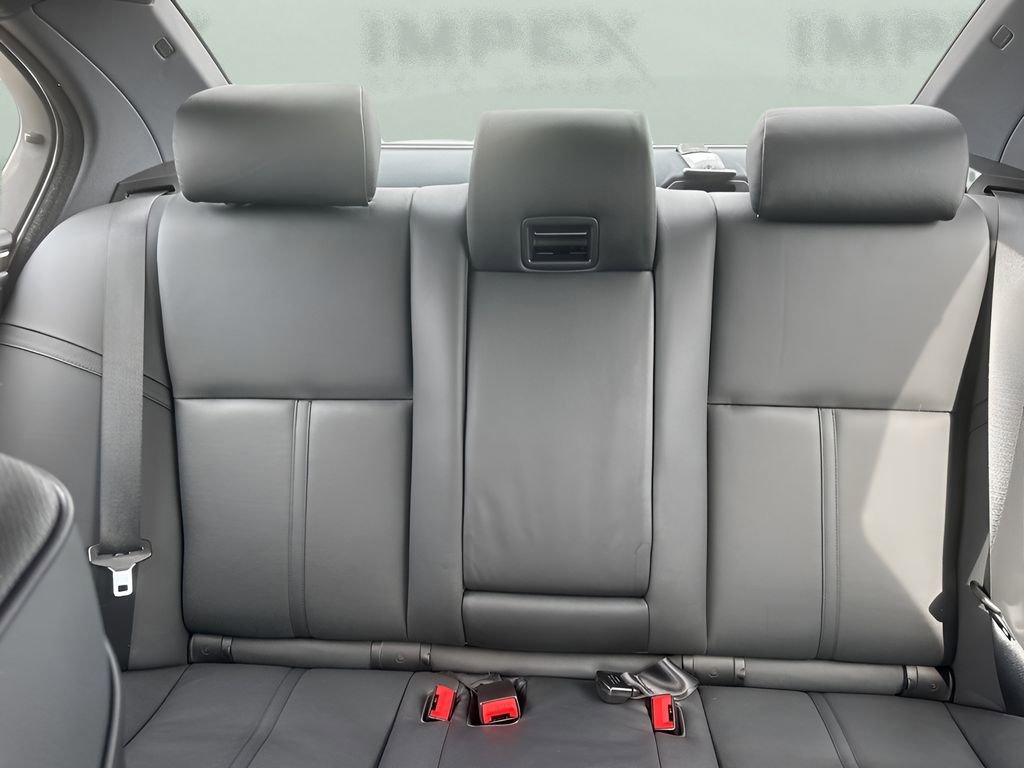 Used 2010 BMW 550i Sedan image 12