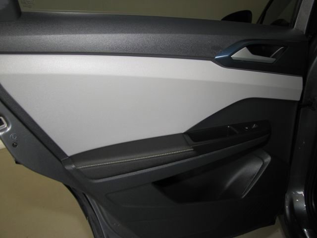 Used 2024 Volkswagen Taos SE FWD image 12