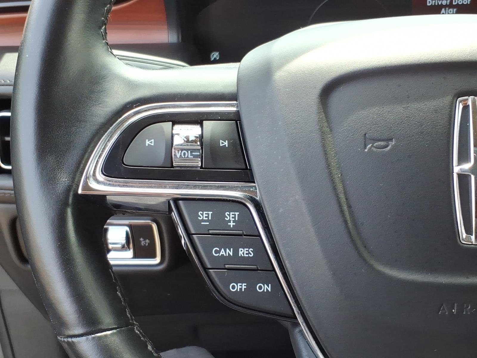 Used 2023 Lincoln Nautilus Reserve AWD/4WD image 17
