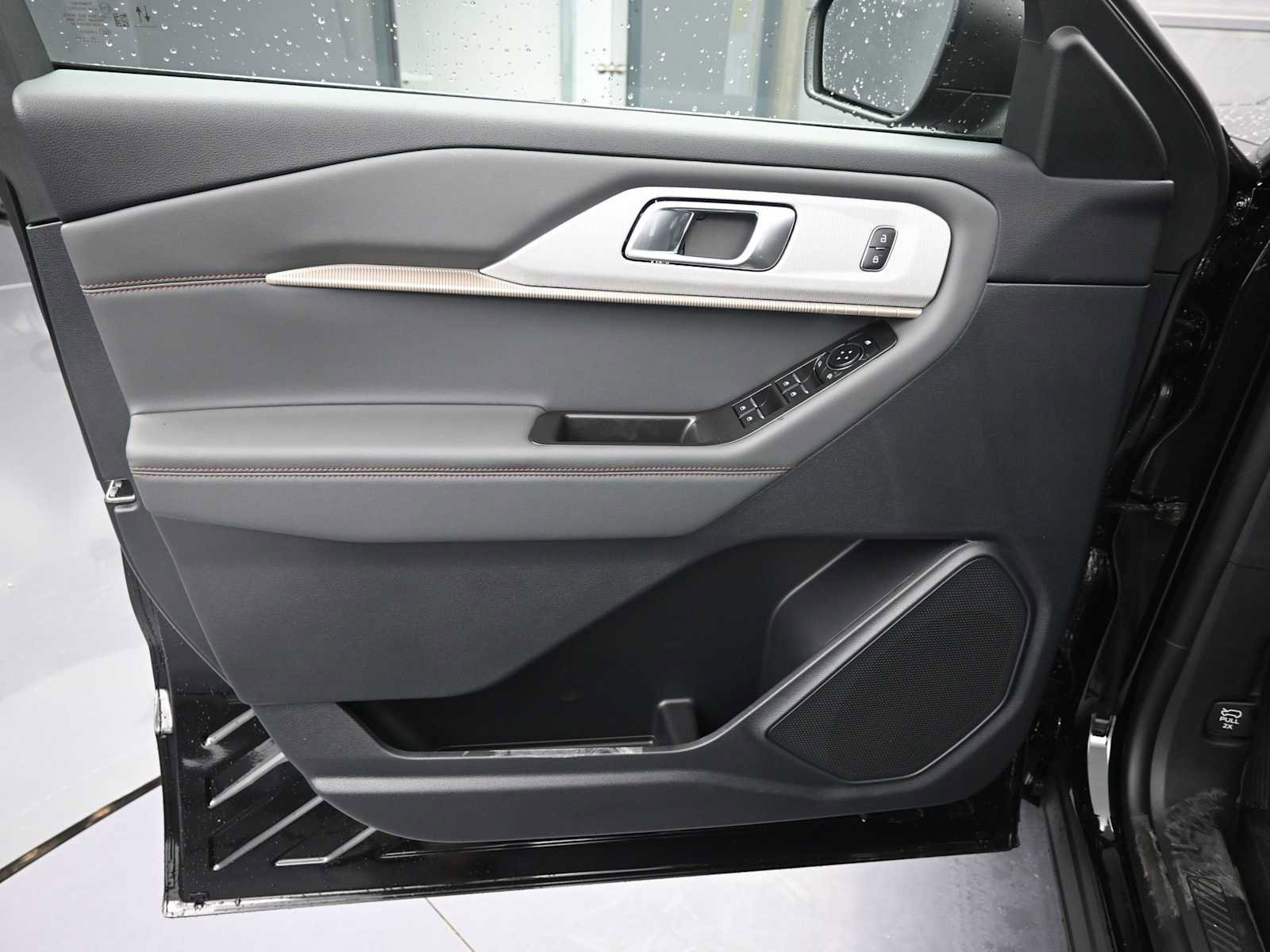 New 2026 Ford Explorer Active w/ Active Comfort Package image 25