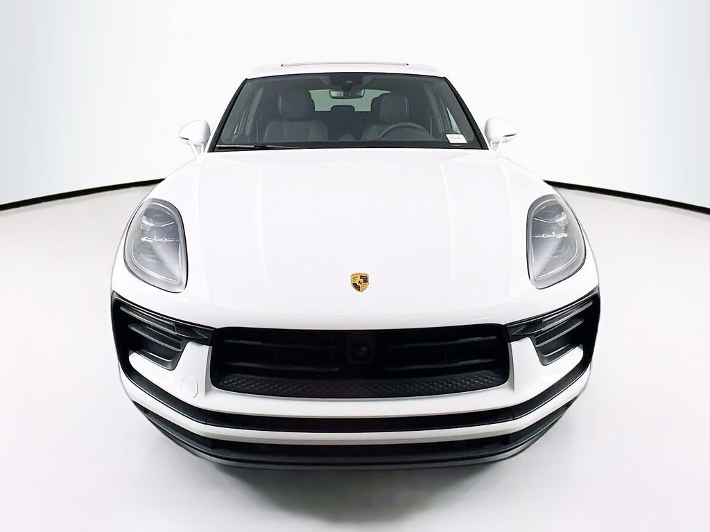 Certified 2026 Porsche Macan AWD/4WD image 6