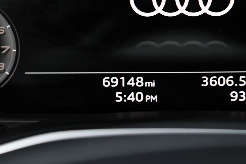 Used 2021 Audi S6 Premium Plus w/ S6 Executive Package AWD/4WD image 17