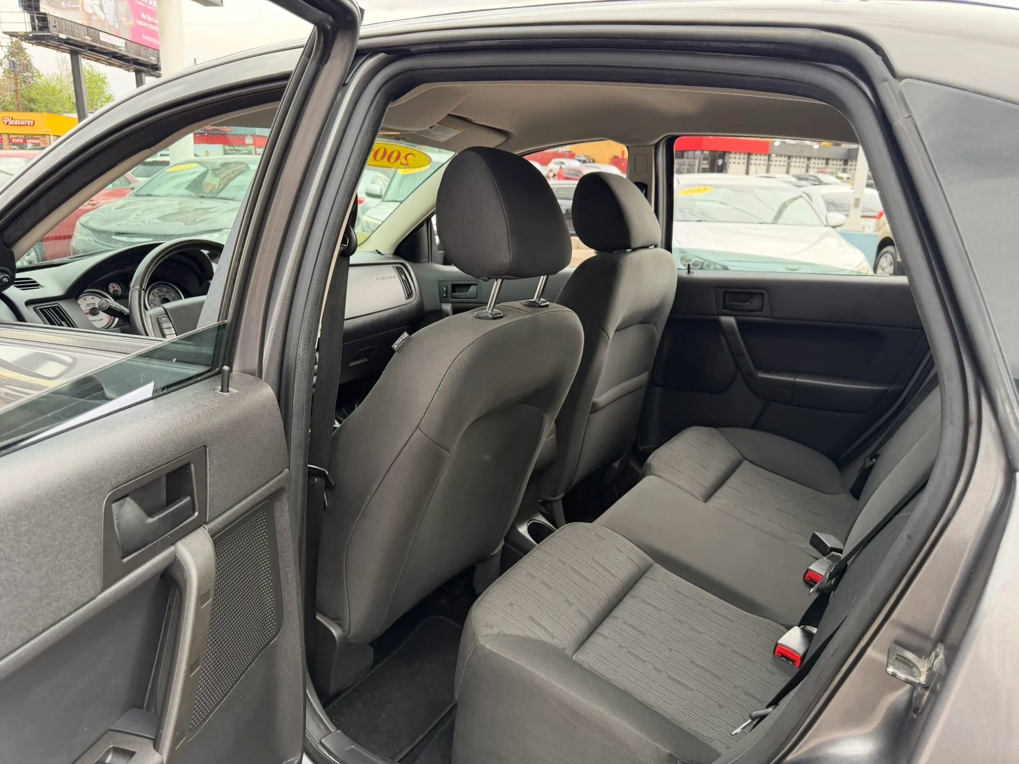 Used 2009 Ford Focus SE image 35