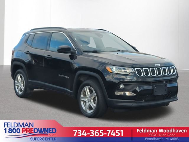 Used 2024 Jeep Compass Latitude image 1